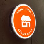 Letrero iluminado circular para interior